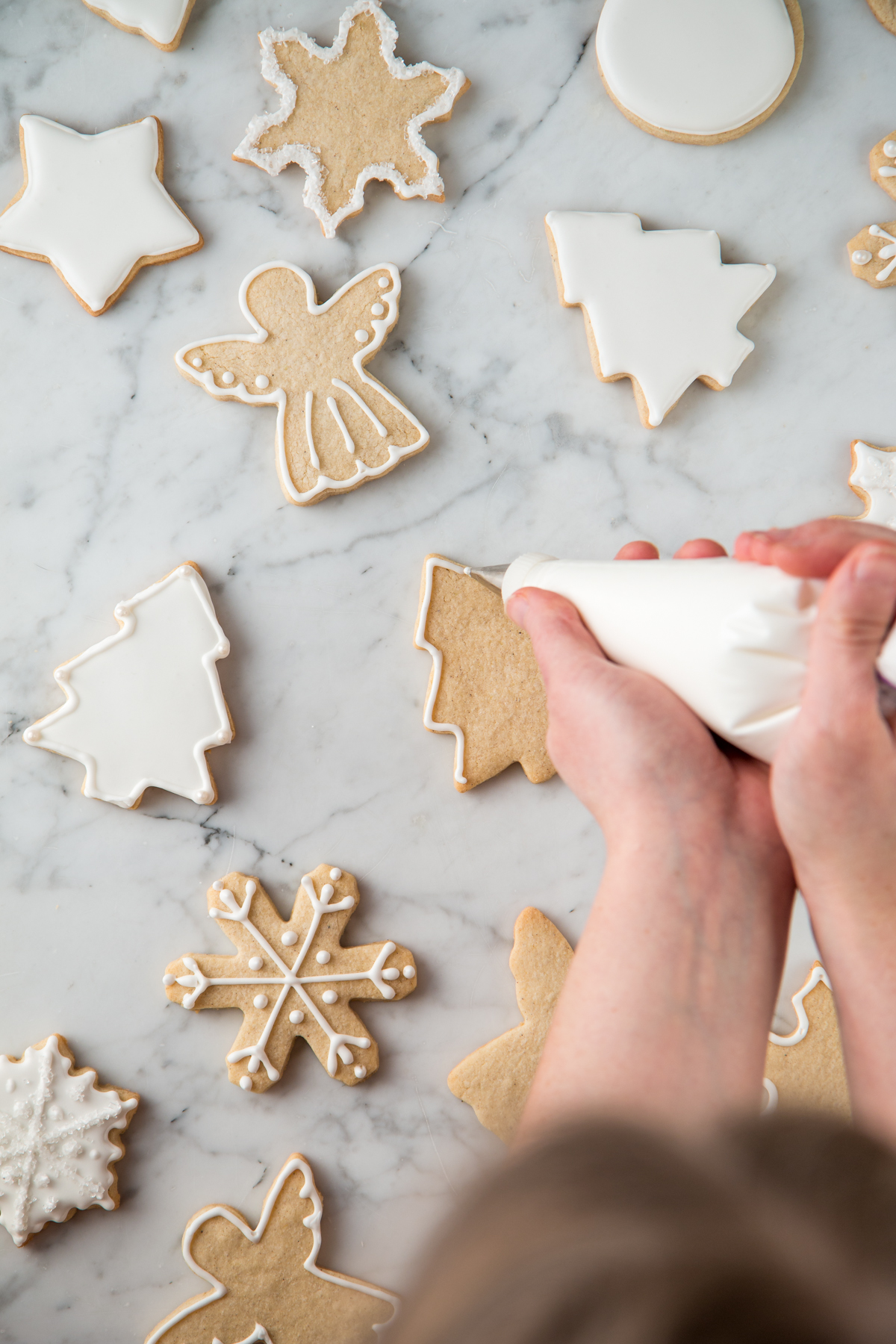 Decorating with Royal Icing - Sugar Cookie 101 - Will Cook For Friends