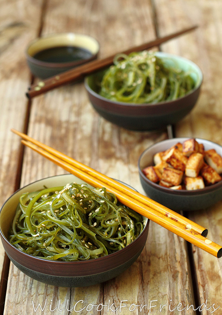 SUPER CRUNCHY Japanese style Seaweed (Kombu) Salad Recipe 