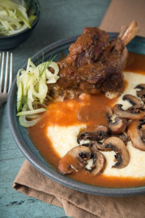 Braised Lamb with Creamy Polenta and Garlic Roasted Mushrooms {Foodie Dice Giveaway} Braised Lamb with Creamy Polenta and Garlic Roasted Mushrooms | Will Cook For Friends