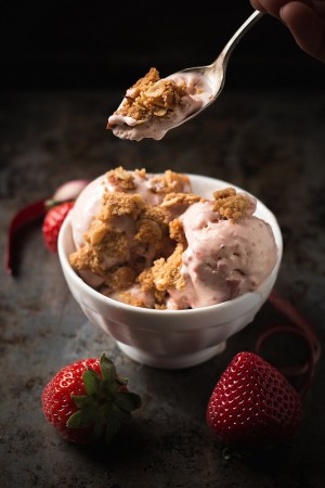 Strawberry Rhubarb Crumble Ice Cream Strawberry Rhubarb Crumble Ice Cream