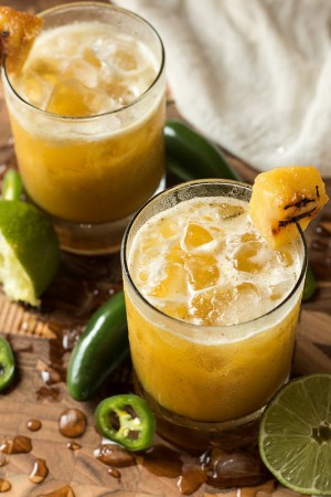 Grilled Pinapple Jalapeno Mezcal Margarita | Will Cook For Friends